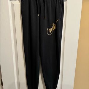 Women’s Nike Sweat Pants Small